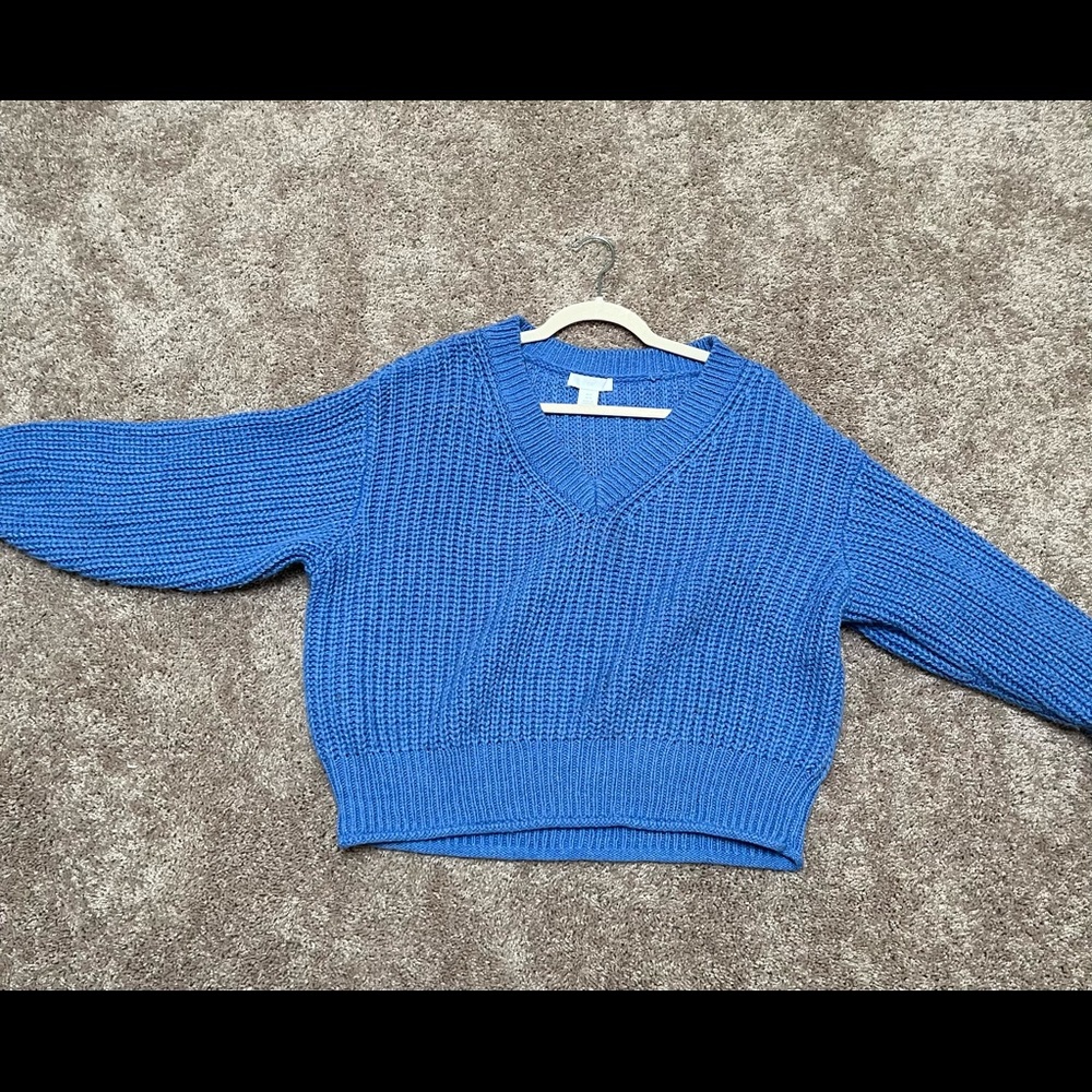 Gorgeous Blue H&M V-Neck Sweater